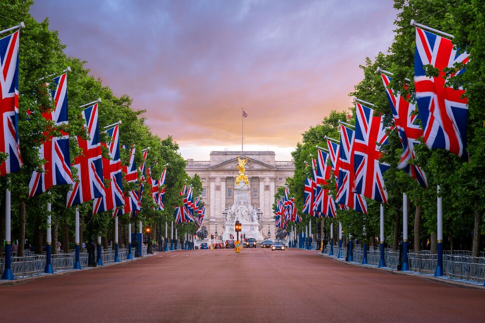 buckingham-palace-london